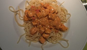 Tagliatelle mit Lachssauce